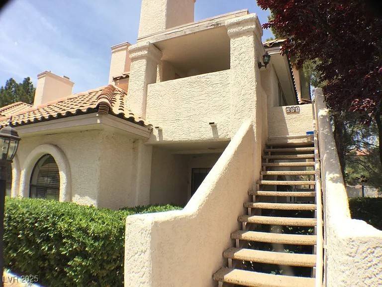 Las Vegas, NV 89117,2611 S Durango DR #201
