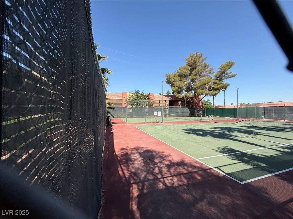 Las Vegas, NV 89103,5163 Indian River DR #201