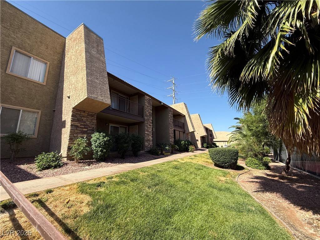 Las Vegas, NV 89103,5163 Indian River DR #201
