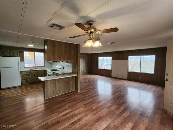 Pahrump, NV 89048,1111 W Hardy LN #B - Back