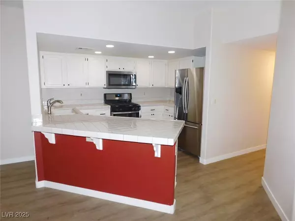 Las Vegas, NV 89145,8301 Boseck DR #115