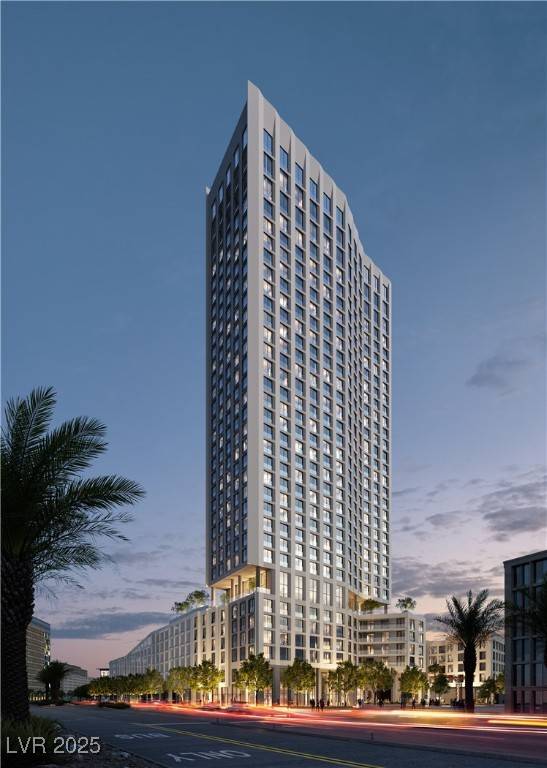 Las Vegas, NV 89106,700 W Carson AVE #2007