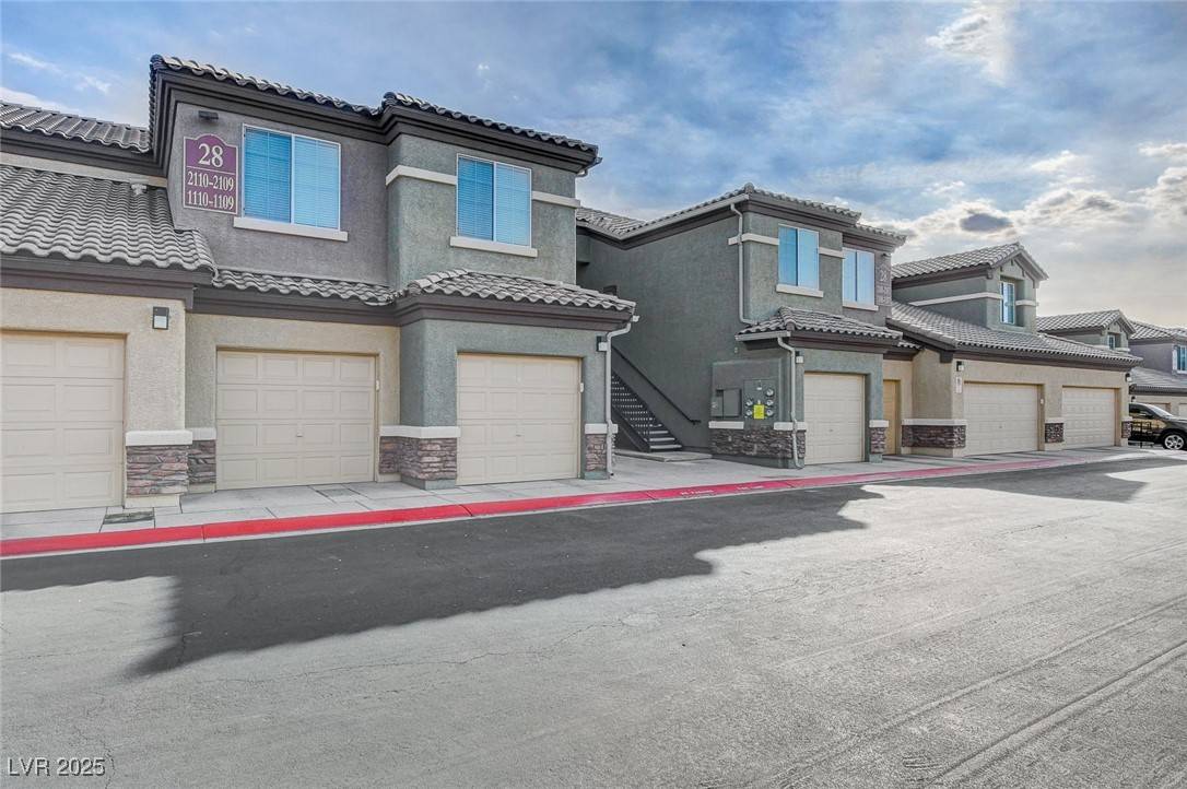 Las Vegas, NV 89131,6868 Sky Pointe DR #1109
