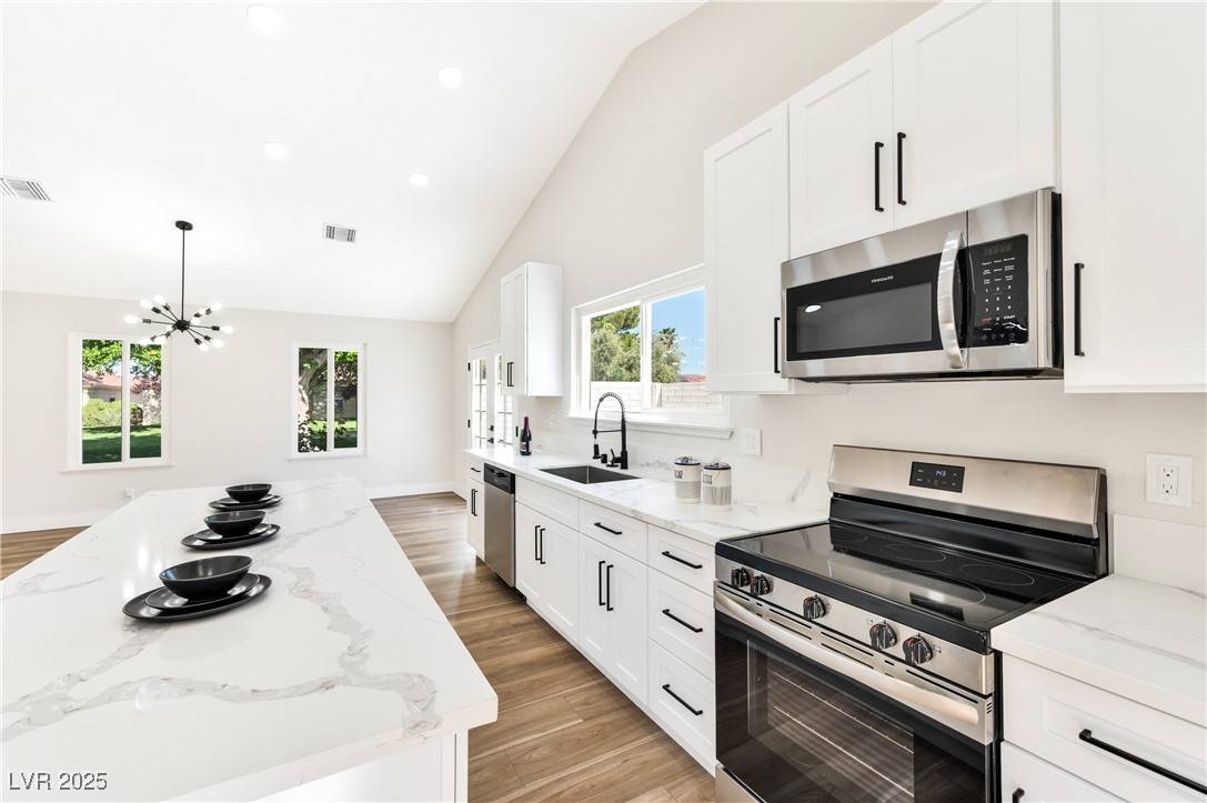 Las Vegas, NV 89107,811 Spyglass LN