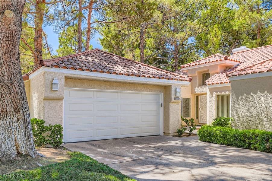7068 Bright Springs CT, Las Vegas, NV 89113