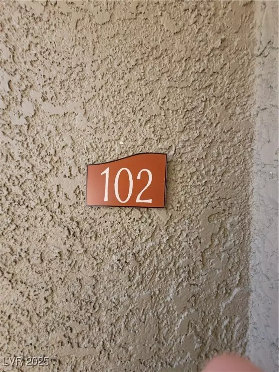 Las Vegas, NV 89128,2121 BLUE BREEZE DR #102