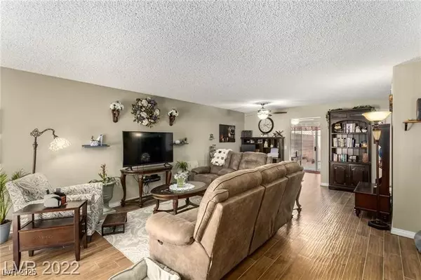 Las Vegas, NV 89121,3393 Narod ST