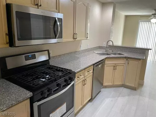 Las Vegas, NV 89147,7922 Lonette AVE