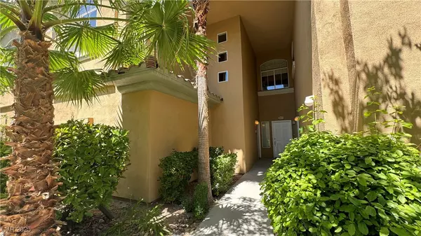 Las Vegas, NV 89128,8720 Red Brook DR #202