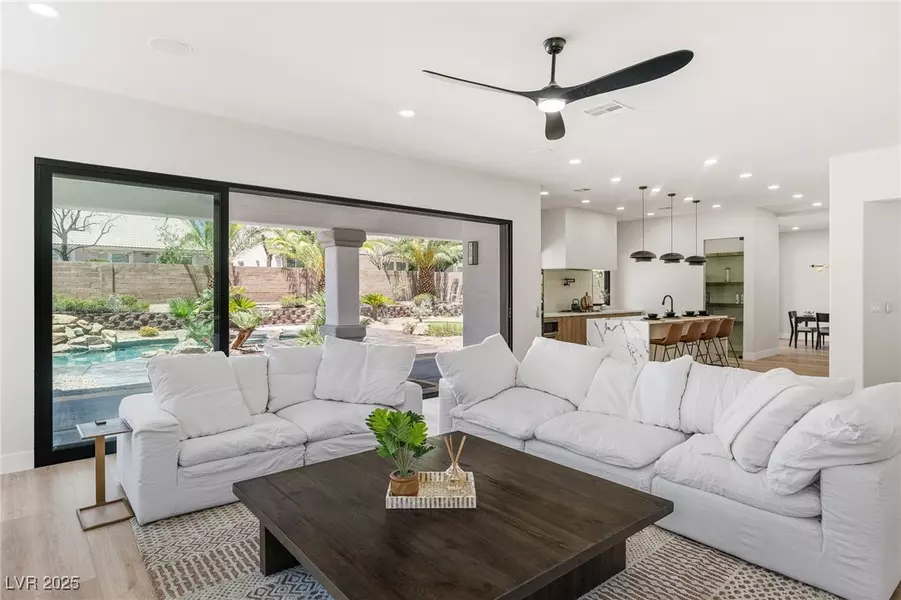 10707 Sleepy Mist CT, Las Vegas, NV 89141