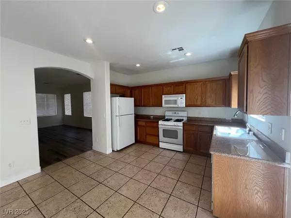 Las Vegas, NV 89139,8080 Imperial Treasure ST