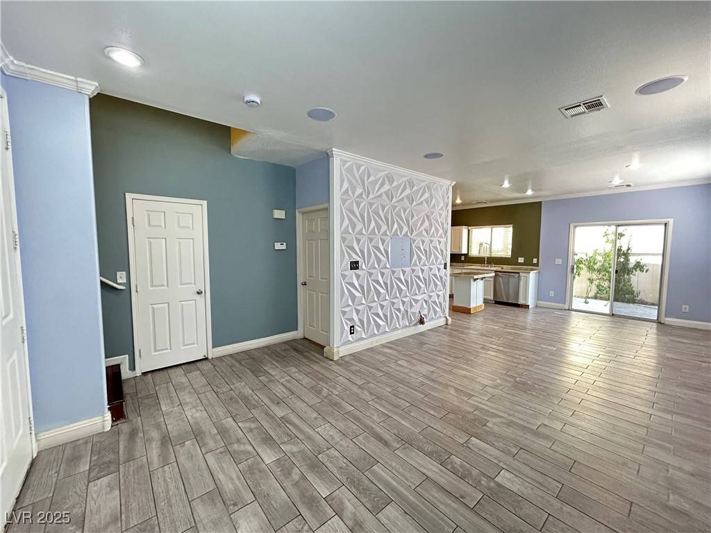 Las Vegas, NV 89139,5846 Lee Fairy CT