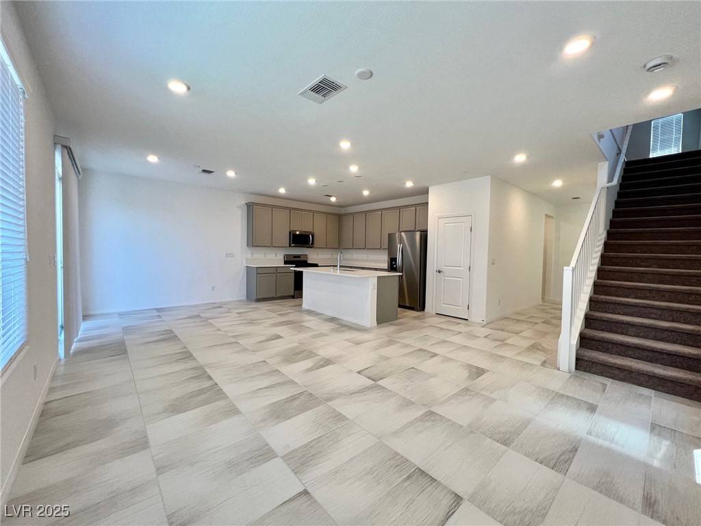 Las Vegas, NV 89113,8057 Adelaide Hills ST