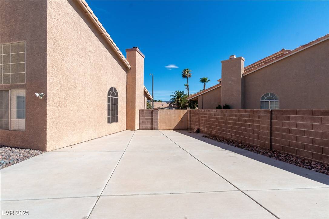 Henderson, NV 89014,914 Crowfoot CIR