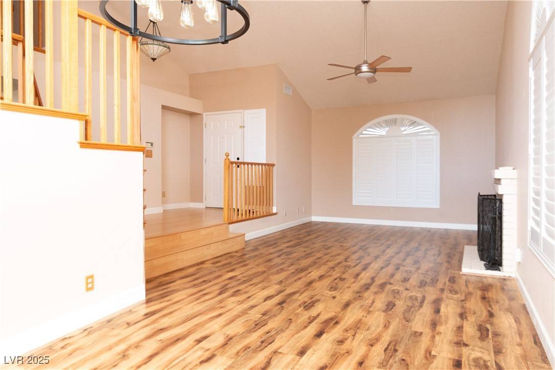 Henderson, NV 89014,914 Crowfoot CIR