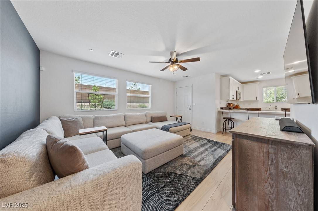 Las Vegas, NV 89166,10778 Clarence CT
