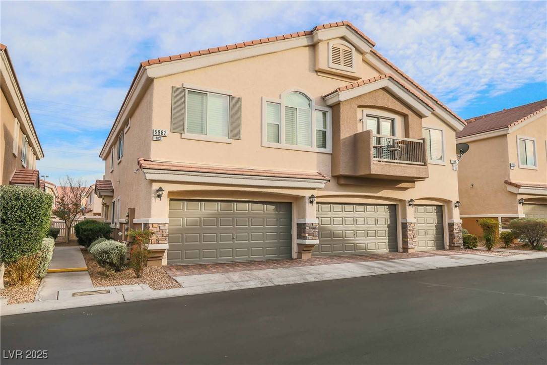 Las Vegas, NV 89183,9982 Aspen Rose ST #103
