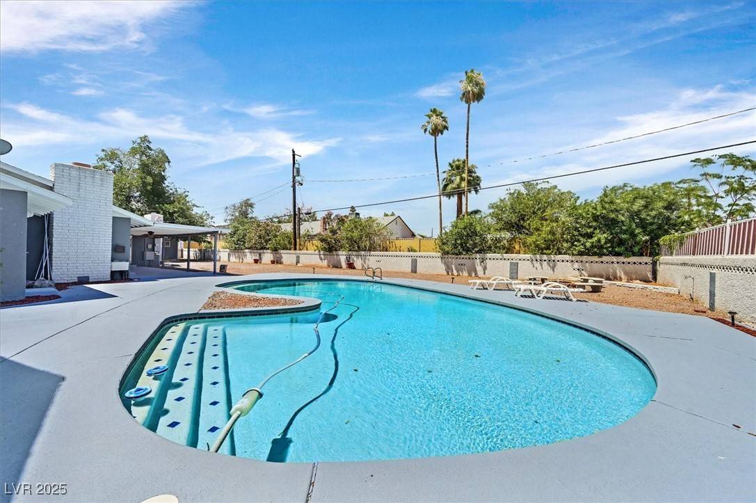Las Vegas, NV 89108,1885 Valley DR