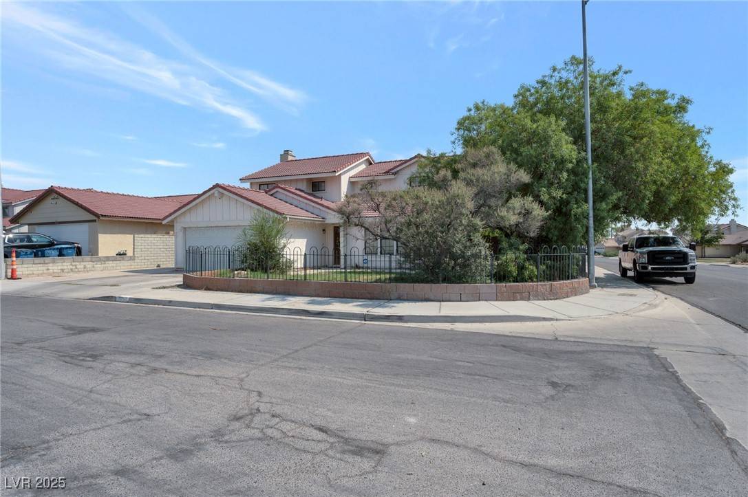 4454 Honeycomb DR, Las Vegas, NV 89147