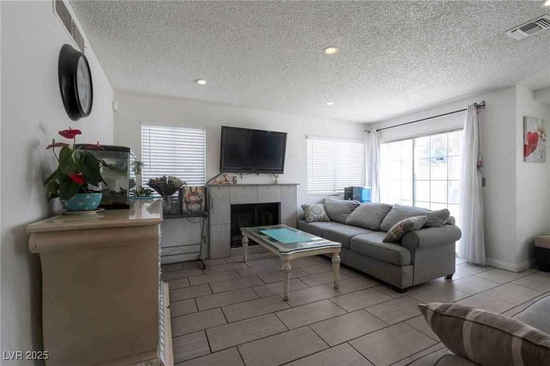 Las Vegas, NV 89147,4454 Honeycomb DR