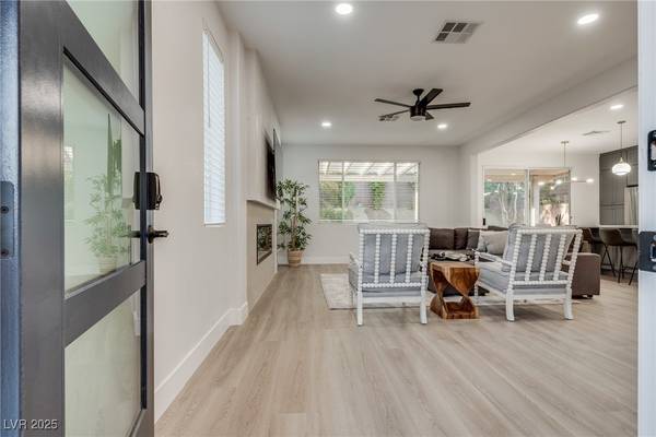 11086 Evvie LN, Las Vegas, NV 89135