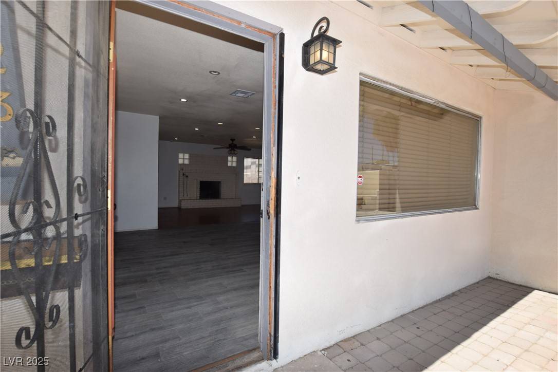 Las Vegas, NV 89121,3323 Bancroft CIR