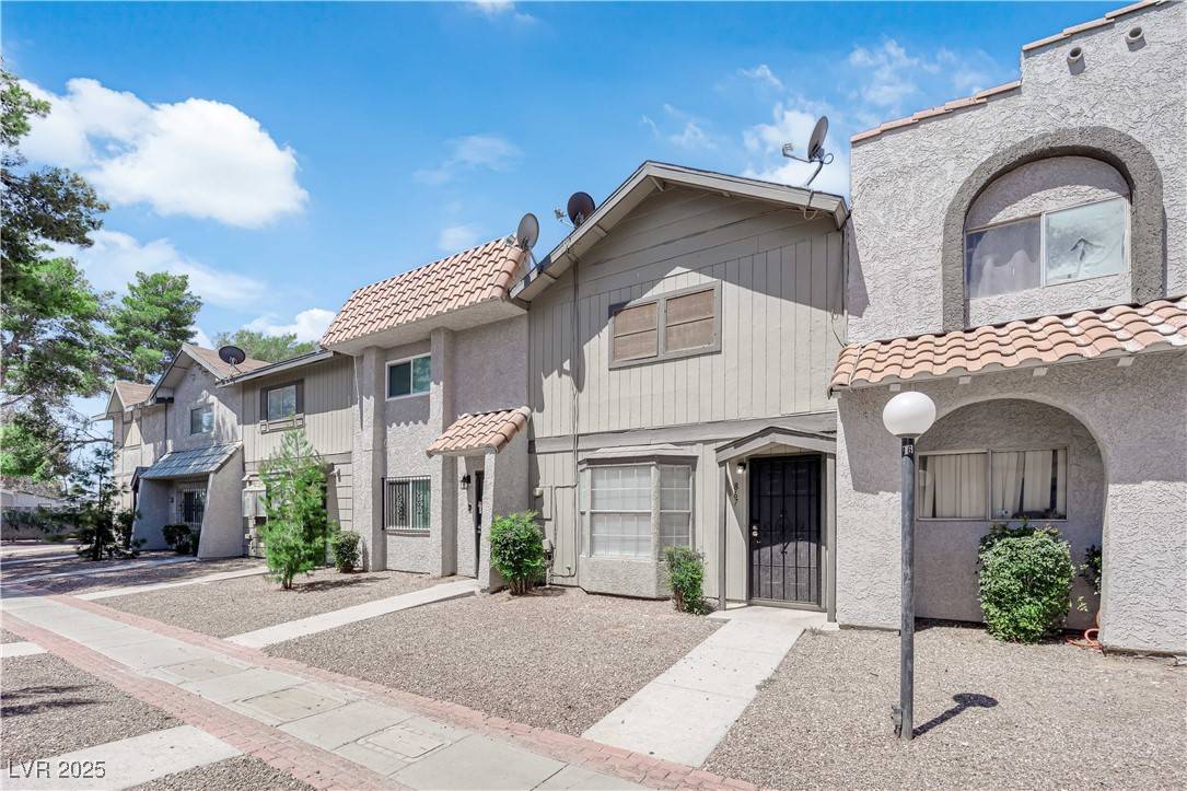Las Vegas, NV 89110,867 Flagstone WAY