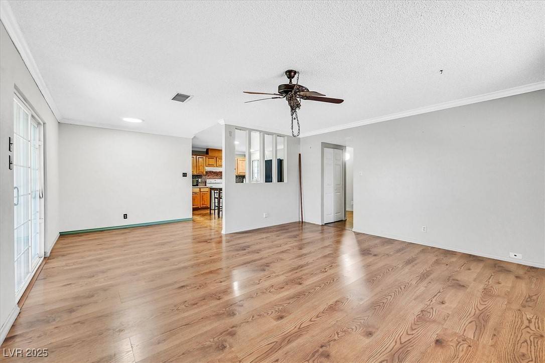 Las Vegas, NV 89107,216 Lorenzi ST