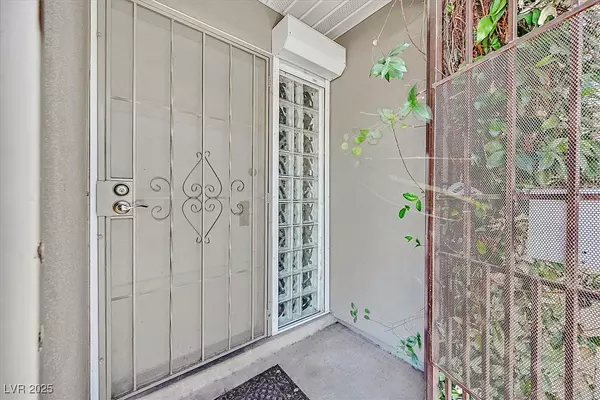 Las Vegas, NV 89107,216 Lorenzi ST