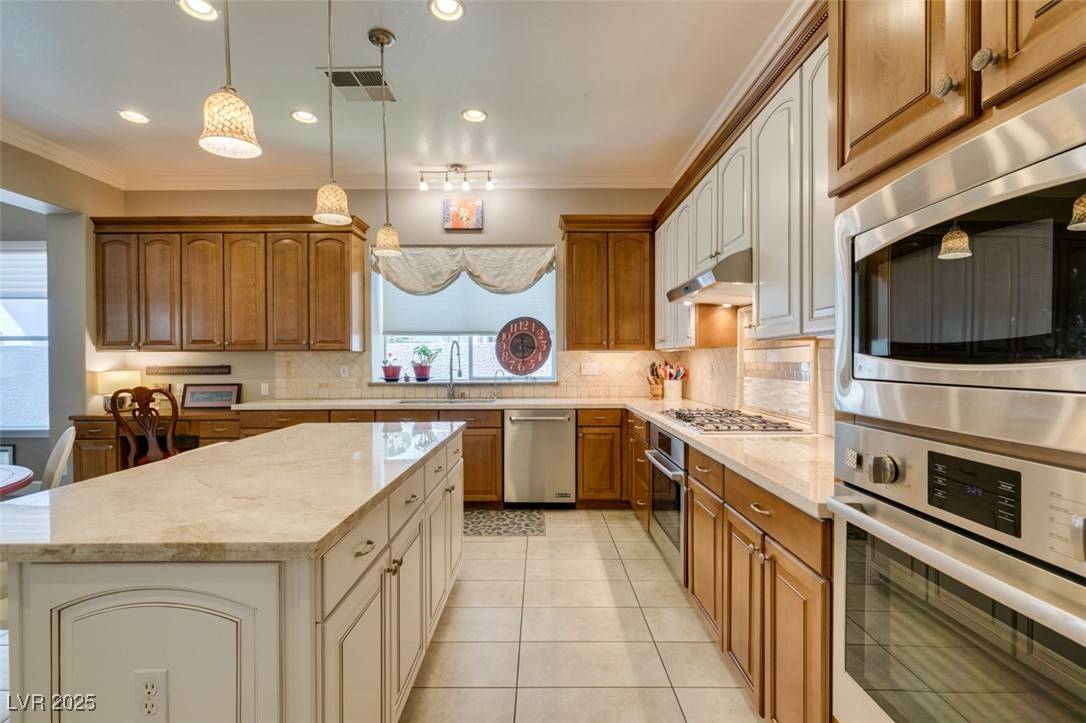 Las Vegas, NV 89144,213 Satin Mist CT