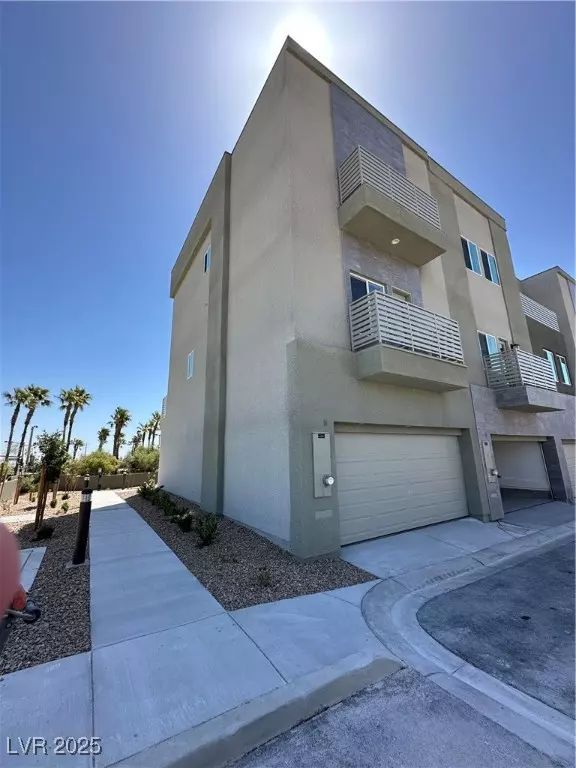 1106 Prospering Creek ST, Las Vegas, NV 89135