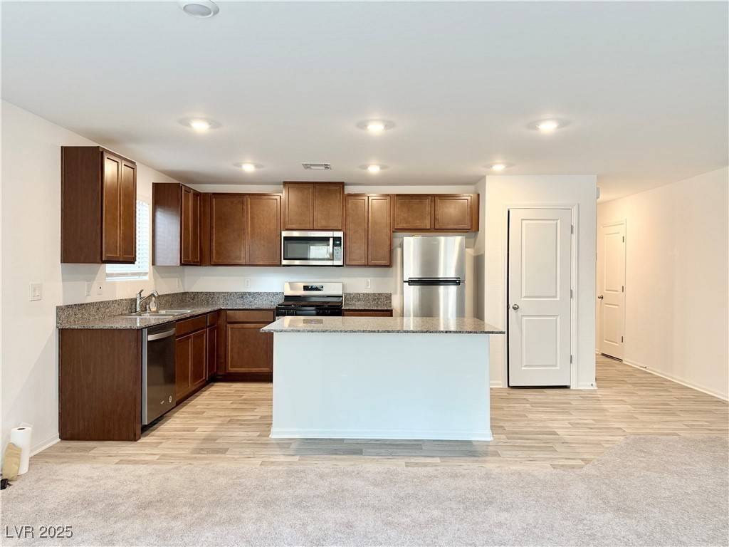 North Las Vegas, NV 89086,6999 Guitarra CT