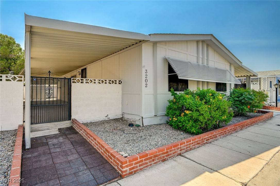 Las Vegas, NV 89122,3202 Chimayo LN