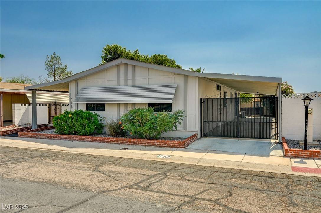 Las Vegas, NV 89122,3202 Chimayo LN