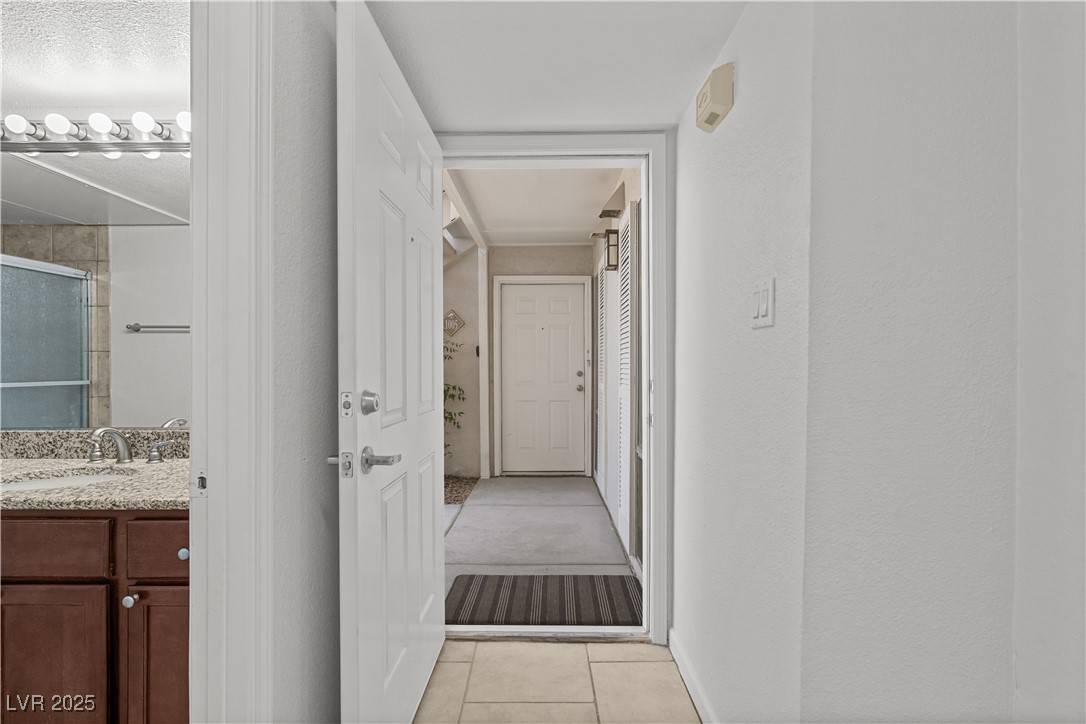 Las Vegas, NV 89109,745 Oakmont AVE #1007