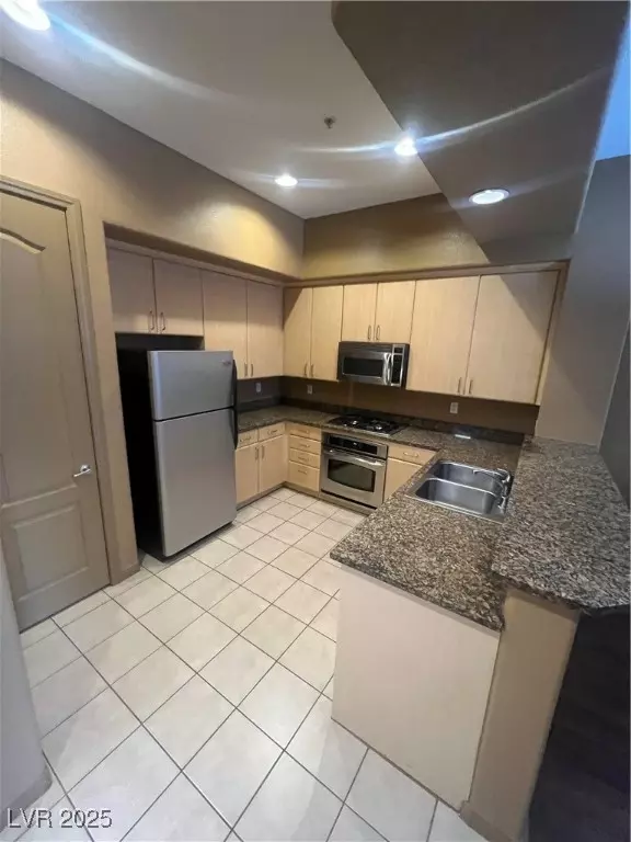 Las Vegas, NV 89123,68 E SERENE AVE #117
