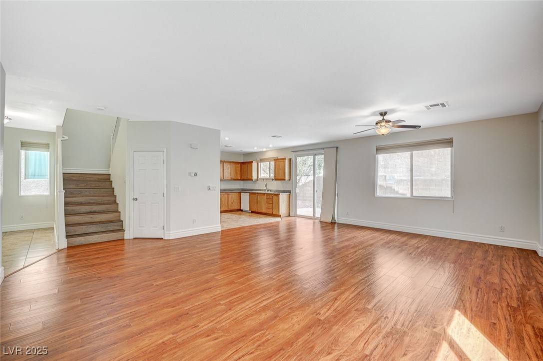 Las Vegas, NV 89148,9732 Kampsville AVE