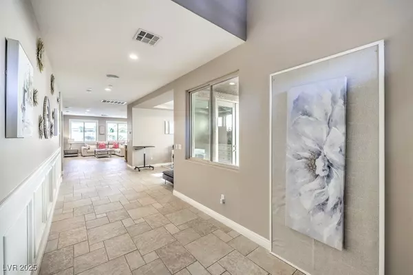 Henderson, NV 89052,525 Copper View ST