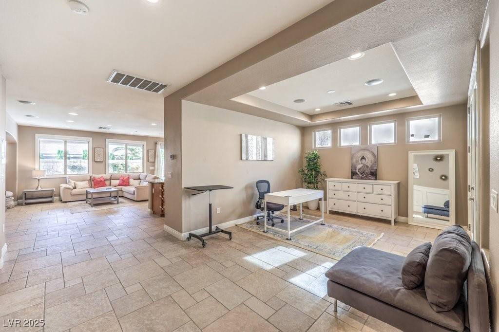 Henderson, NV 89052,525 Copper View ST