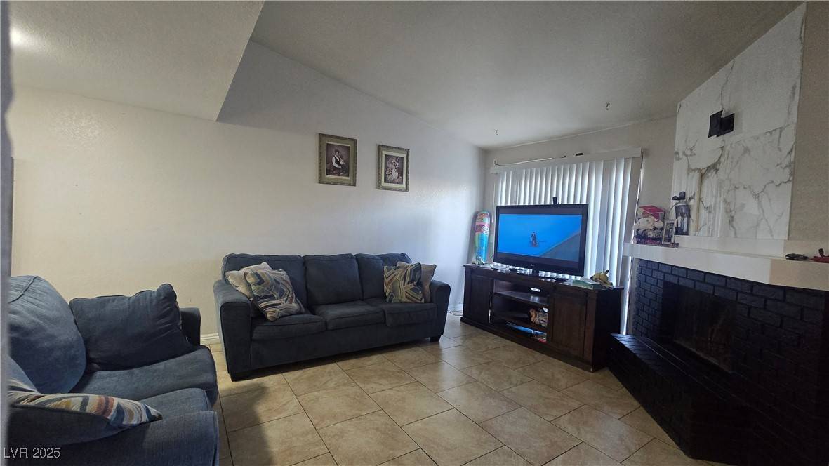 Las Vegas, NV 89115,2941 Country Manor LN #27