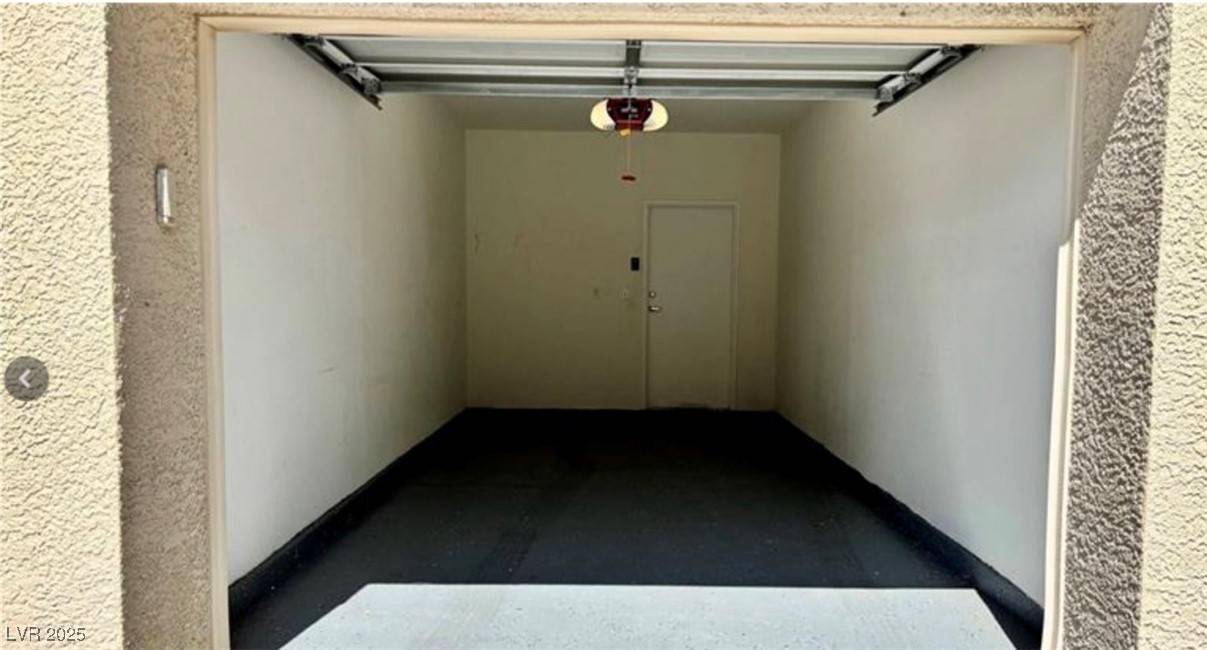 Las Vegas, NV 89113,7127 S Durango DR #102