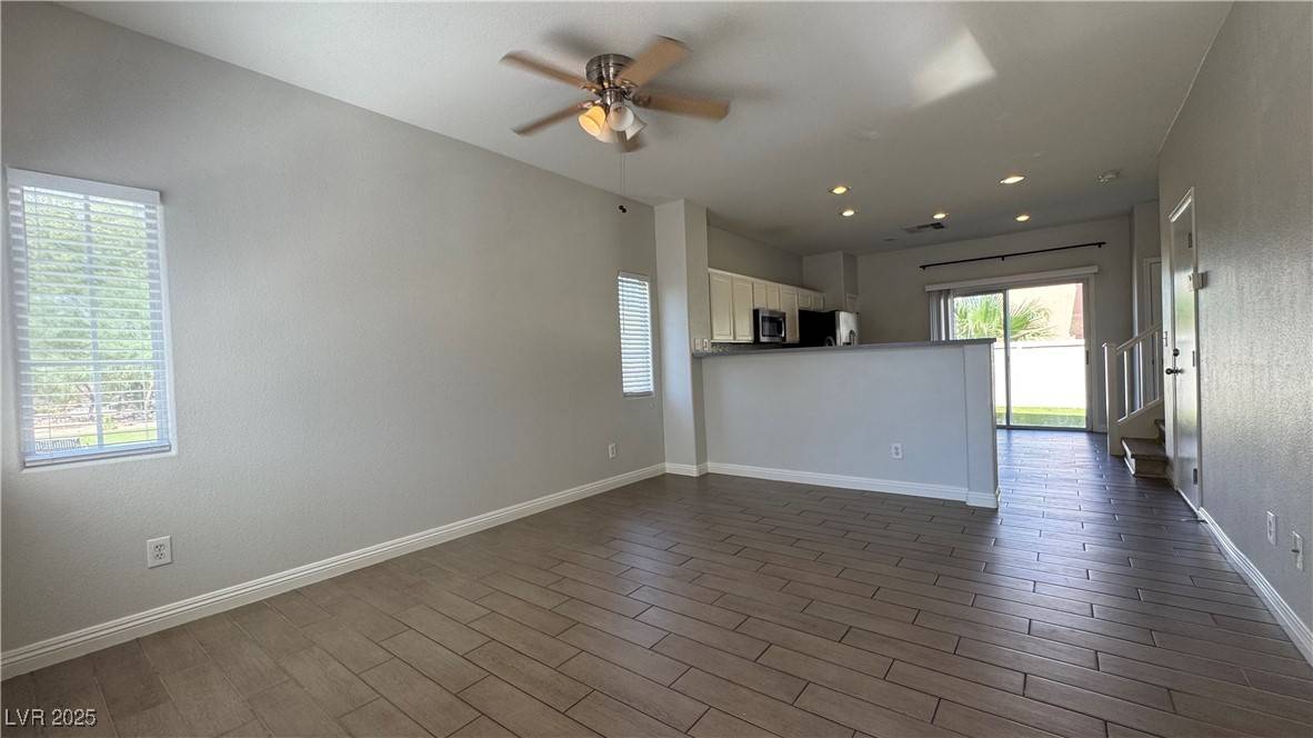 Las Vegas, NV 89139,7456 Almansor ST