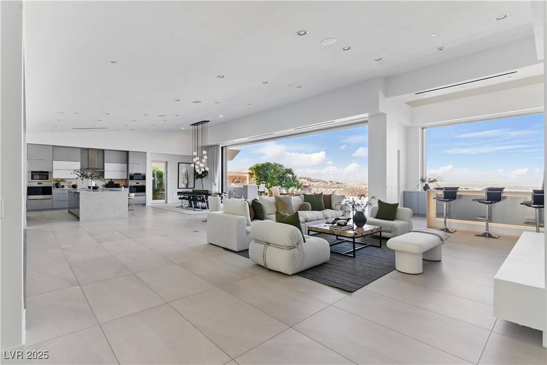 Henderson, NV 89012,667 Palisade Rim DR