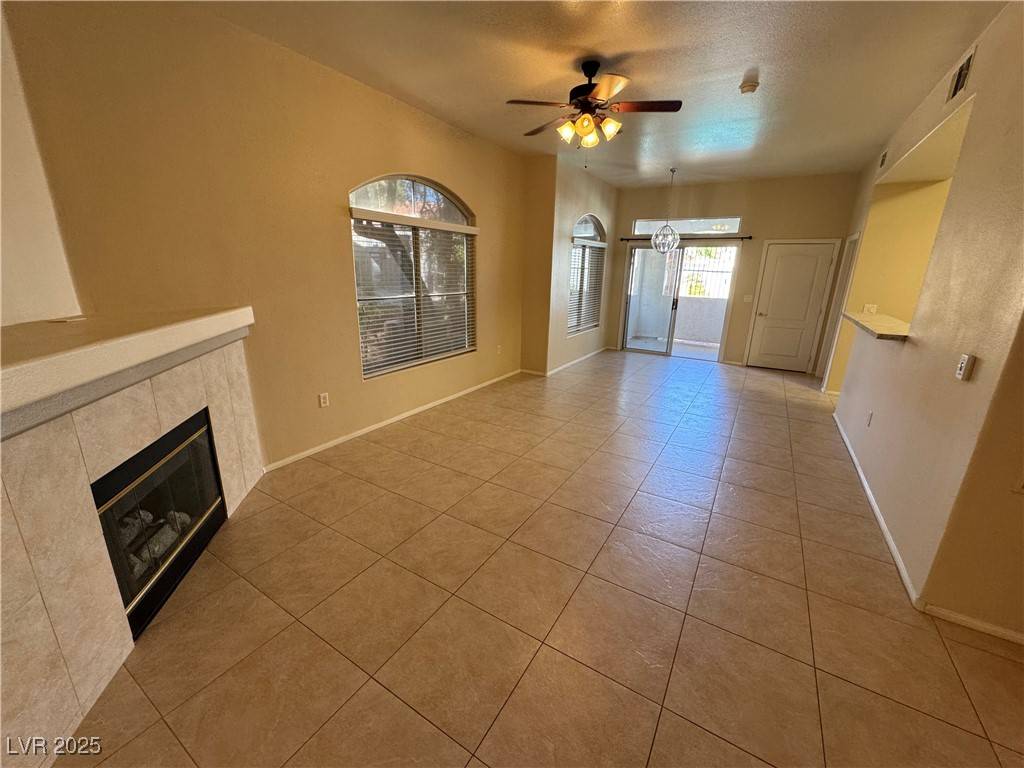 Henderson, NV 89052,700 Carnegie ST #4413