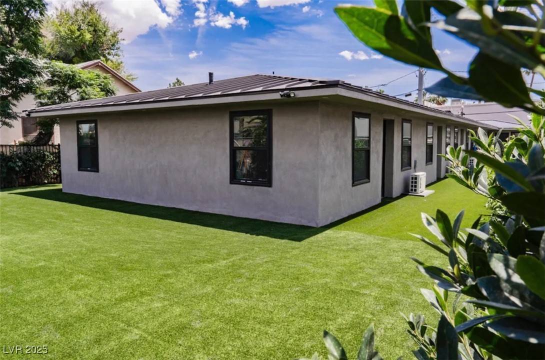 715 S 3rd ST #3, Las Vegas, NV 89101