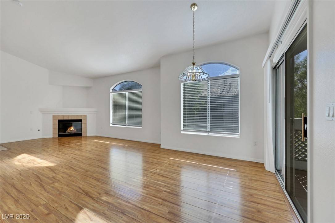 Henderson, NV 89052,700 CARNEGIE ST #2122