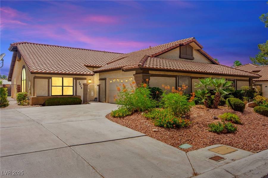 3935 Saddlewood CT, Las Vegas, NV 89121