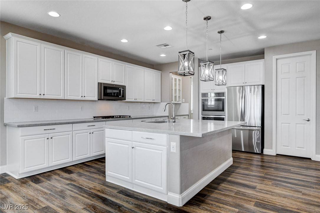 Henderson, NV 89011,716 Cadence View WAY