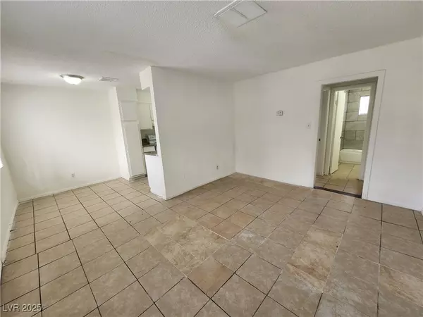 Las Vegas, NV 89101,2513 Cedar AVE #2