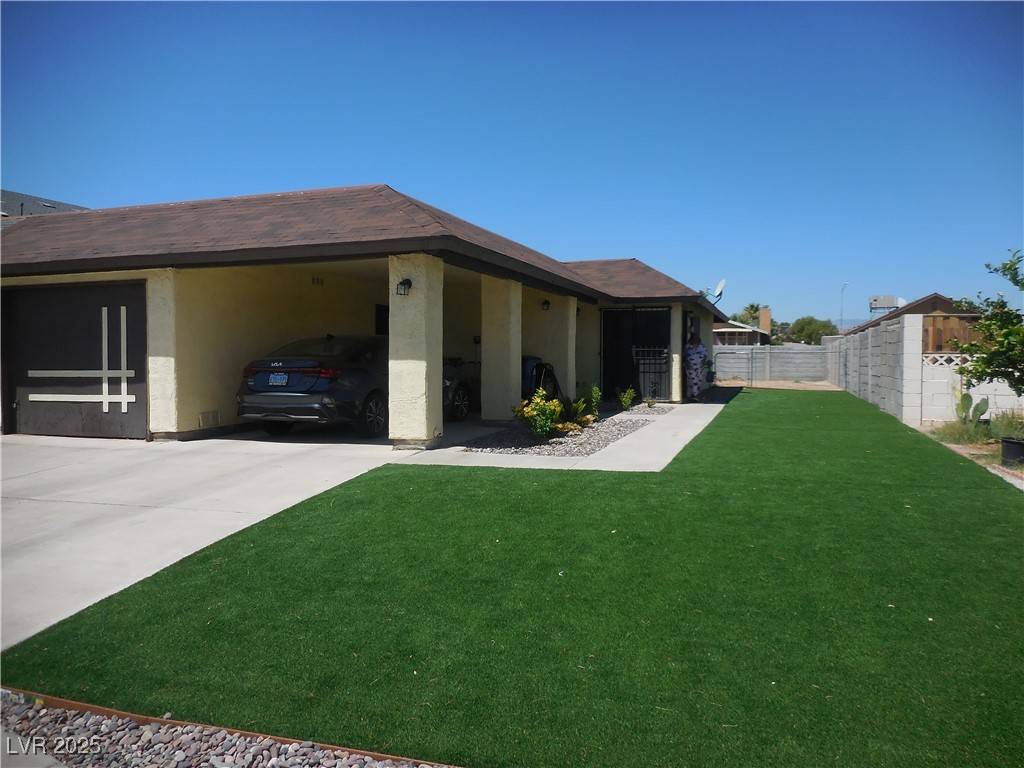 81 Lupin CT, Las Vegas, NV 89110